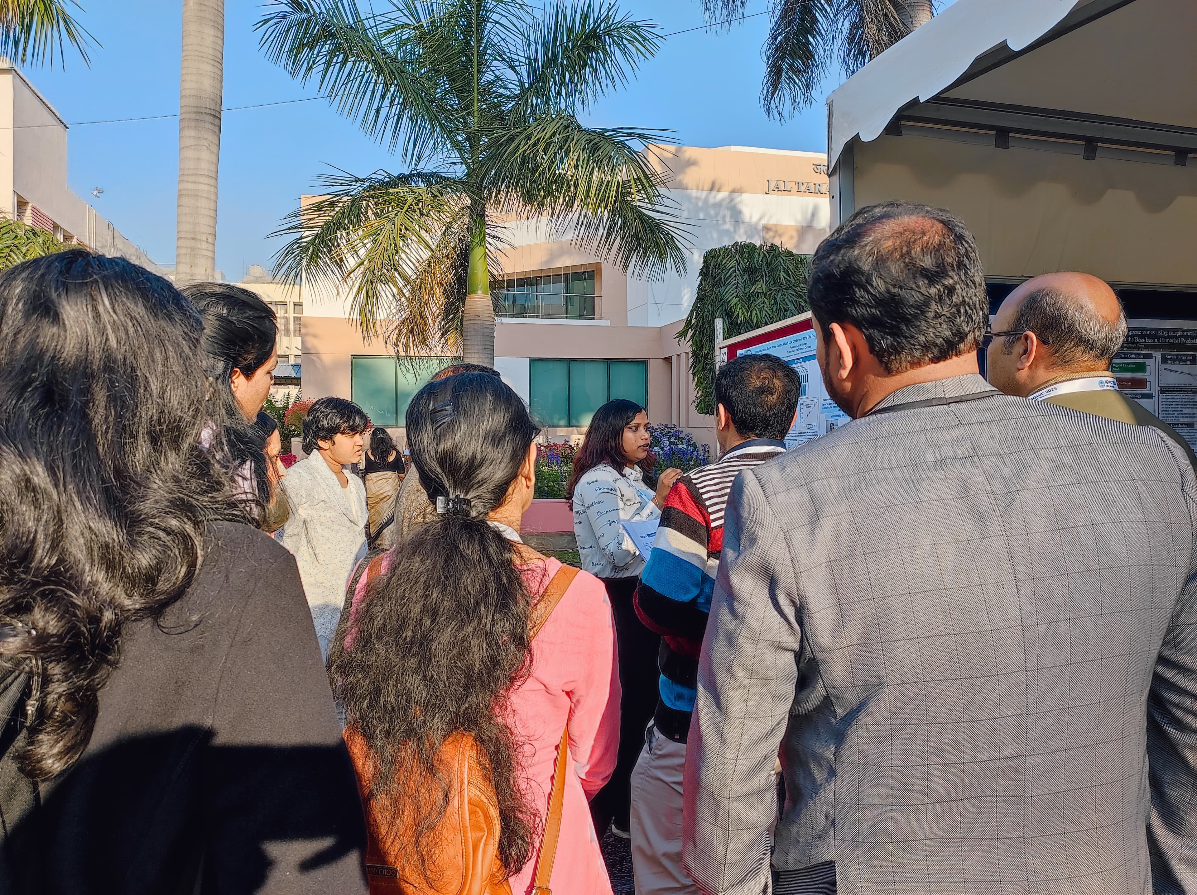 Presenting the Jaljyoti kit and its workflow to an audience.